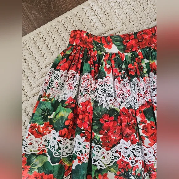 DOLCE & GABBANA Portofino Popli Geranium Floral Lace Skirt Sz 40/US 8 10 Medium - Picture 3 of 11